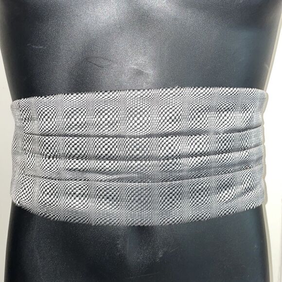 Vintage silk psychedelic black & white bow tie & cummerbund set - Picture 3 of 7